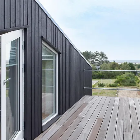 In With 5 Bedrooms And Internet