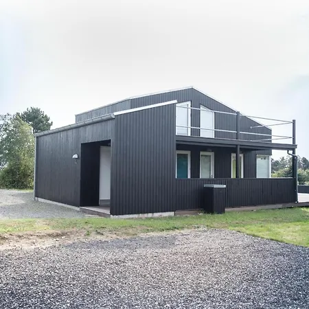 In With 5 Bedrooms And Internet